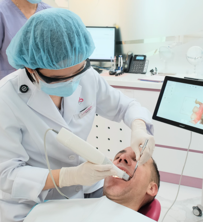 Patient consultation at Elite Dental